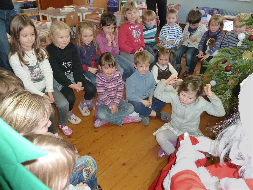 Visite du Père Noël dans les écoles – 15 Décembre 2011